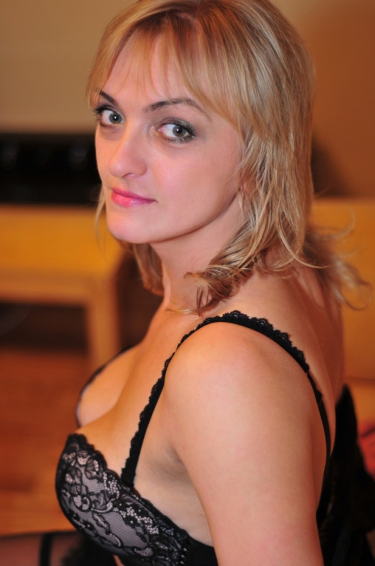 Я живу в Москве, и мои услуги выполнены с любовью и страстью. Я могу предложить тебе широкий спектр развлечений и удовольствий. Независимо от того, что ты хочешь - я реализую твои фантазии и желания. Мои возможности безграничны, и предлагаю тебе насладиться моими умелыми руками, нежными поцелуями и моими искусными ласками. Экспериментируй со мной, и ты узнаешь, что такое настоящее удовольствие. У меня есть отличные отзывы от моих довольных клиентов, которые говорят о моем профессионализме и сексуальных навыках. Не жди! Тысячи эмоций и незабываемые ощущения ждут тебя со мной! Жду встречи возле Москвы 🌃🔥💋. Фото мои - настоящие и проверены! 📸✨💃 22902, 33 года