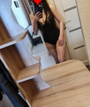 Живу в Москве, городе возможностей, где каждая фантазия может стать реальностью. Я предлагаю широкий спектр услуг, которые удовлетворят даже самые изысканные вкусы. Фото в профиле подтверждают мою красоту и привлекательность. Отзывы о моих навыках и профессионализме говорят сами за себя. Со мной ты почувствуешь себя желанным и желающим. Позволь мне быть твоей идеальной компаньонкой и исполнить все твои самые сокровенные фантазии. 🌹💋✔️⚡️ 8665, 26 лет